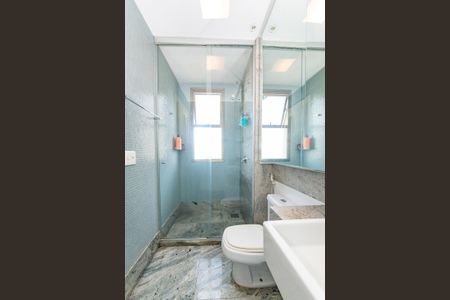 Apartamento à venda com 278m², 4 quartos e 4 vagasBanheiro da Suíte 2