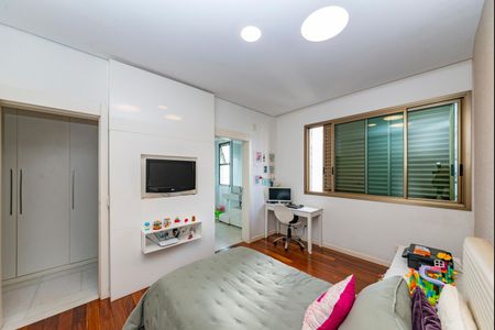 Apartamento à venda com 278m², 4 quartos e 4 vagasSuíte 4