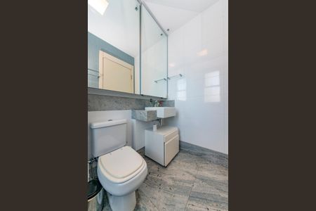 Apartamento à venda com 278m², 4 quartos e 4 vagasBanheiro da Suíte 2