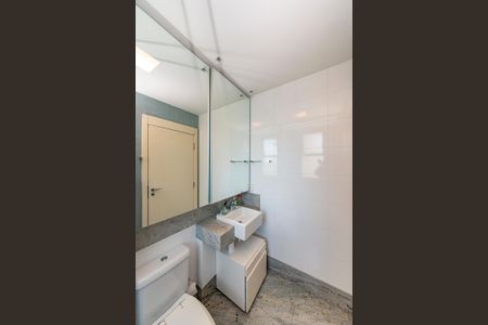 Apartamento à venda com 278m², 4 quartos e 4 vagasBanheiro da Suíte 2