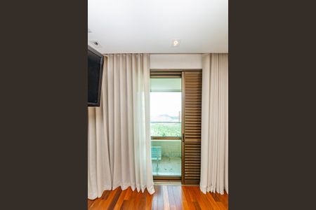 Apartamento à venda com 278m², 4 quartos e 4 vagasVaranda da Suíte 1