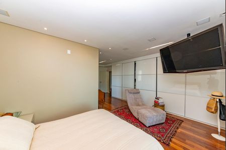 Apartamento à venda com 278m², 4 quartos e 4 vagasSuíte 1