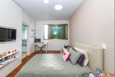 Apartamento à venda com 278m², 4 quartos e 4 vagasSuíte 4