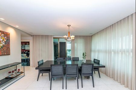 Apartamento à venda com 278m², 4 quartos e 4 vagasSala