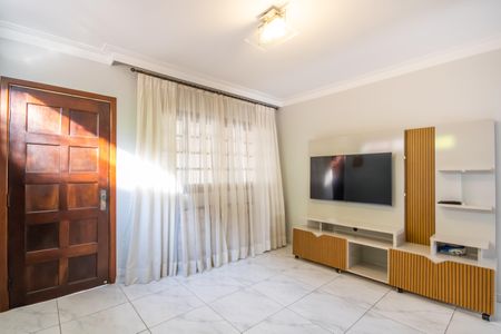 Casa para alugar com 200m², 3 quartos e 2 vagasSala