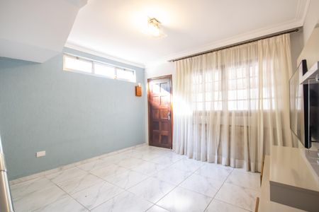 Casa para alugar com 200m², 3 quartos e 2 vagasSala