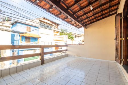 Casa para alugar com 200m², 3 quartos e 2 vagasSacada do Quarto 1