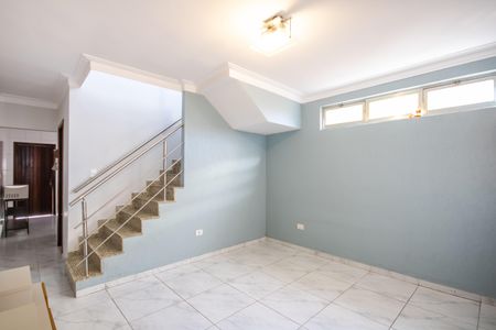 Casa para alugar com 200m², 3 quartos e 2 vagasSala