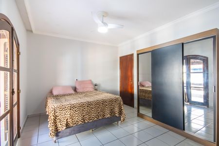 Casa para alugar com 200m², 3 quartos e 2 vagasQuarto 1
