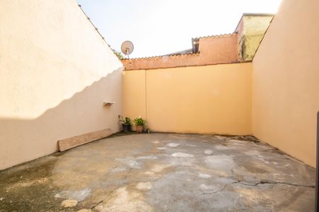 Casa para alugar com 200m², 3 quartos e 2 vagasQuintal