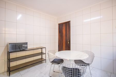 Casa para alugar com 200m², 3 quartos e 2 vagasCozinha