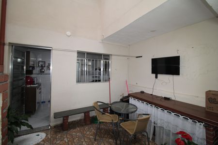 Casa à venda com 165m², 3 quartos e 1 vagaÁrea de Serviço