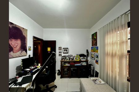 Casa à venda com 289m², 3 quartos e 2 vagasQuarto 3