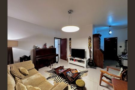 Casa à venda com 289m², 3 quartos e 2 vagasSala