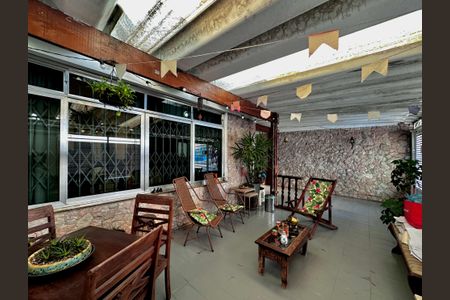 Casa à venda com 289m², 3 quartos e 2 vagasGaragem