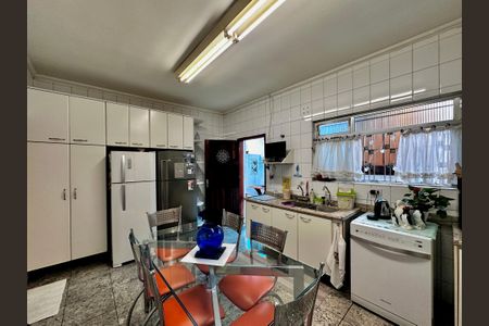 Casa à venda com 289m², 3 quartos e 2 vagasCozinha