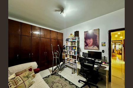 Casa à venda com 289m², 3 quartos e 2 vagasQuarto 3