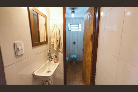 Casa à venda com 150m², 2 quartos e 2 vagasLavabo