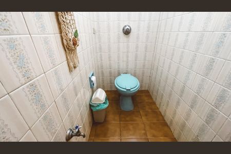 Casa à venda com 150m², 2 quartos e 2 vagasLavabo