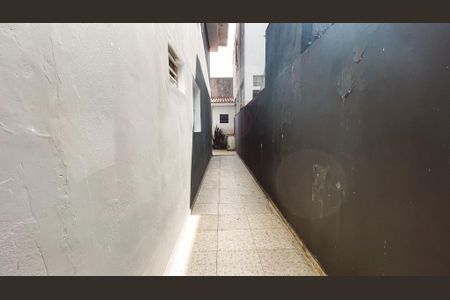 Casa à venda com 150m², 2 quartos e 2 vagasCorredor