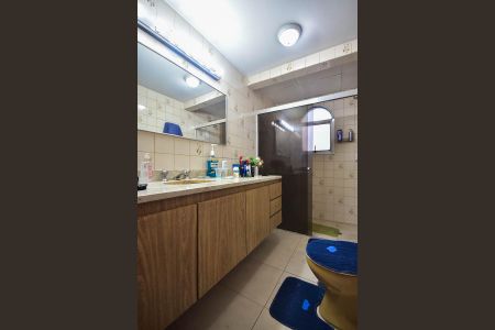 Apartamento à venda com 220m², 3 quartos e 3 vagas Apartamento à venda com 220m², 3 quartos e 3 vagasBanheiro da Suíte 3