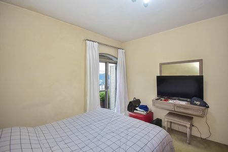 Apartamento à venda com 220m², 3 quartos e 3 vagas Apartamento à venda com 220m², 3 quartos e 3 vagasSuíte 3