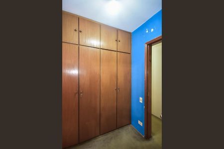 Apartamento à venda com 220m², 3 quartos e 3 vagas Apartamento à venda com 220m², 3 quartos e 3 vagasArmário da Suíte 2