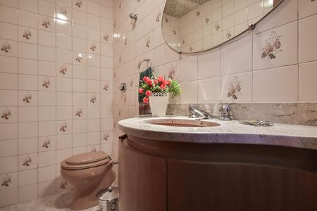 Apartamento à venda com 220m², 3 quartos e 3 vagas Apartamento à venda com 220m², 3 quartos e 3 vagasLavabo