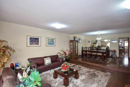 Apartamento à venda com 220m², 3 quartos e 3 vagas Apartamento à venda com 220m², 3 quartos e 3 vagasSala