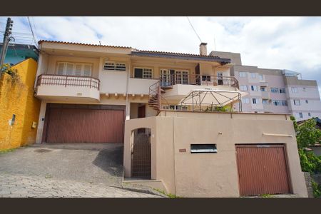 Casa para alugar com 250m², 2 quartos e 1 vagaFachada