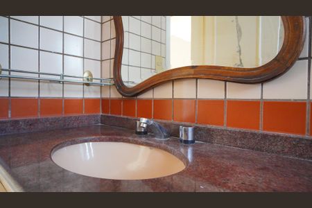 Casa para alugar com 250m², 2 quartos e 1 vagaBanheiro corredor