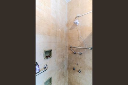 Casa à venda com 600m², 3 quartos e 2 vagas Casa à venda com 600m², 3 quartos e 2 vagasBanheiro 1