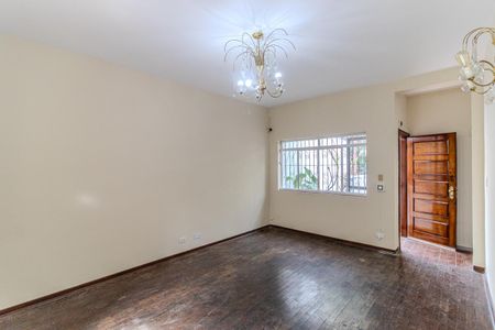 Casa à venda com 600m², 3 quartos e 2 vagas Casa à venda com 600m², 3 quartos e 2 vagasSala