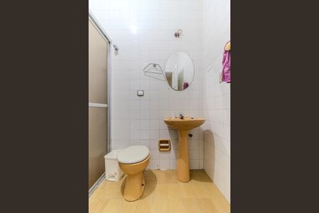 Casa à venda com 600m², 3 quartos e 2 vagas Casa à venda com 600m², 3 quartos e 2 vagasBanheiro 2