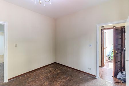 Casa à venda com 600m², 3 quartos e 2 vagas Casa à venda com 600m², 3 quartos e 2 vagasQuarto 1