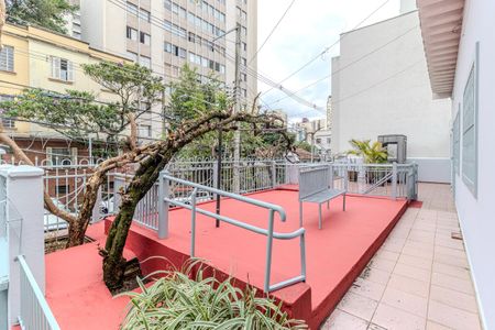 Casa à venda com 600m², 3 quartos e 2 vagas Casa à venda com 600m², 3 quartos e 2 vagasÁrea comum