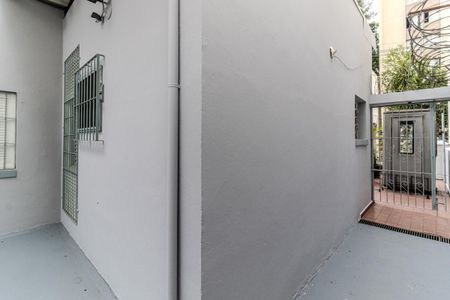 Casa à venda com 600m², 3 quartos e 2 vagas Casa à venda com 600m², 3 quartos e 2 vagasÁrea de Serviço