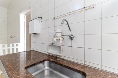 Casa à venda com 600m², 3 quartos e 2 vagas Casa à venda com 600m², 3 quartos e 2 vagasCozinha