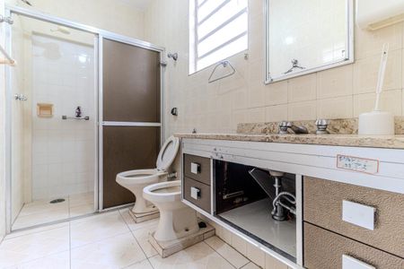 Casa à venda com 600m², 3 quartos e 2 vagas Casa à venda com 600m², 3 quartos e 2 vagasBanheiro 3