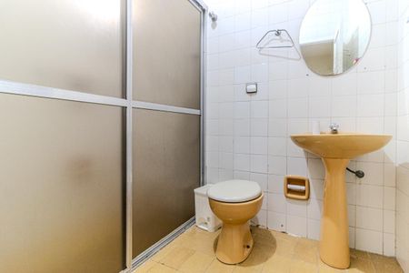 Casa à venda com 600m², 3 quartos e 2 vagas Casa à venda com 600m², 3 quartos e 2 vagasBanheiro 2