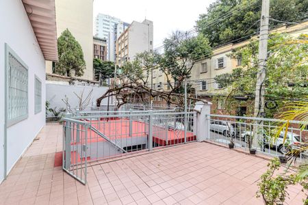 Casa à venda com 600m², 3 quartos e 2 vagas Casa à venda com 600m², 3 quartos e 2 vagasÁrea comum