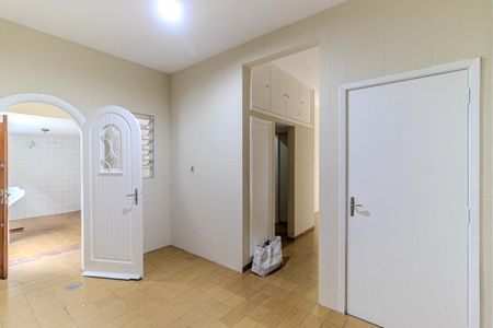 Casa à venda com 600m², 3 quartos e 2 vagas Casa à venda com 600m², 3 quartos e 2 vagasÁrea de Serviço