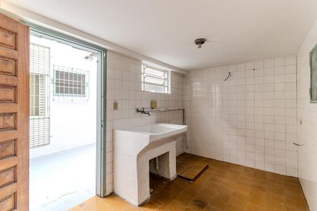Casa à venda com 600m², 3 quartos e 2 vagas Casa à venda com 600m², 3 quartos e 2 vagasÁrea de Serviço