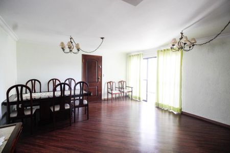 Apartamento para alugar com 119m², 4 quartos e 2 vagas Apartamento para alugar com 119m², 4 quartos e 2 vagasSala