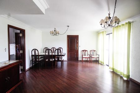 Apartamento para alugar com 119m², 4 quartos e 2 vagas Apartamento para alugar com 119m², 4 quartos e 2 vagasSala