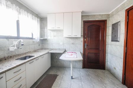 Apartamento para alugar com 119m², 4 quartos e 2 vagas Apartamento para alugar com 119m², 4 quartos e 2 vagasCozinha