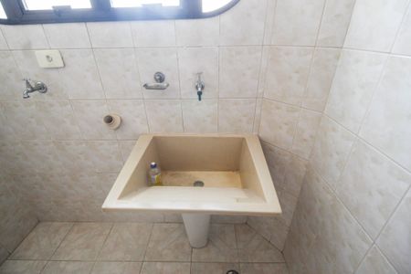 Apartamento para alugar com 119m², 4 quartos e 2 vagas Apartamento para alugar com 119m², 4 quartos e 2 vagasÁrea de serviço