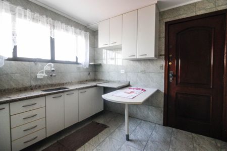 Apartamento para alugar com 119m², 4 quartos e 2 vagas Apartamento para alugar com 119m², 4 quartos e 2 vagasCozinha