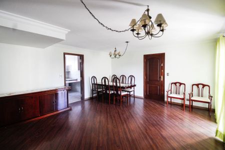 Apartamento para alugar com 119m², 4 quartos e 2 vagas Apartamento para alugar com 119m², 4 quartos e 2 vagasSala