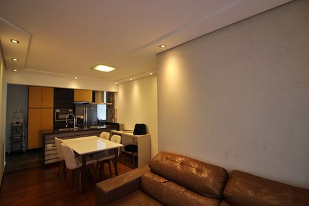 Apartamento à venda com 80m², 3 quartos e 2 vagasSala